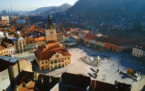 Drumuri pitoresti catre destinatii de weekend din Brasov trasee auto din Brasov spre munte